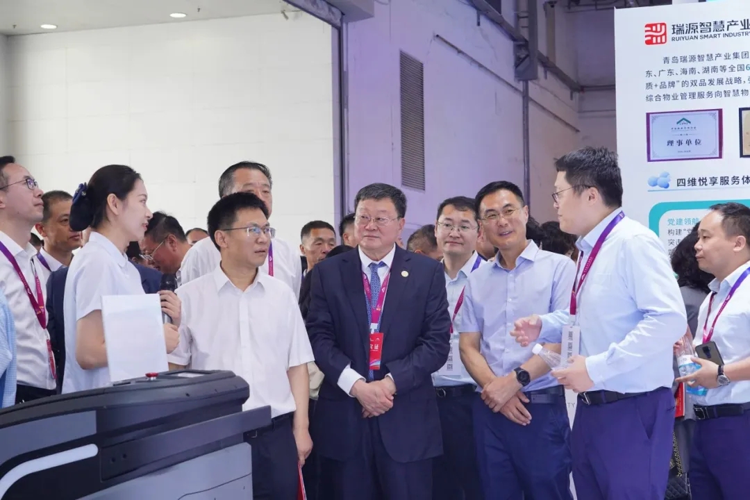 文達通股份攜”數(shù)智物業(yè)全鏈解決方案”亮相中國物博會，“AI+機器人”定義智慧物業(yè)新標(biāo)桿